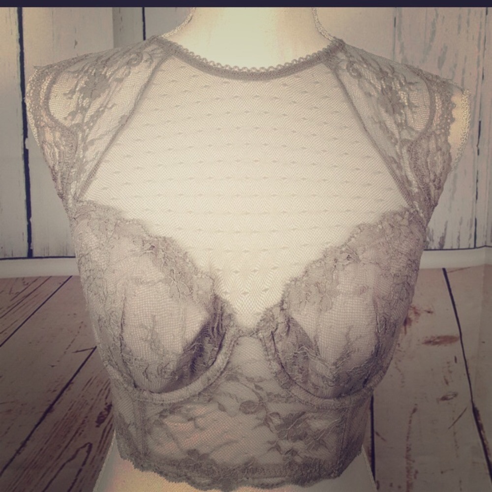 NWT High Neck Victoria Secret lace Bra